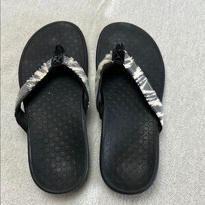 Vionic Black Sandals with Textured Straps